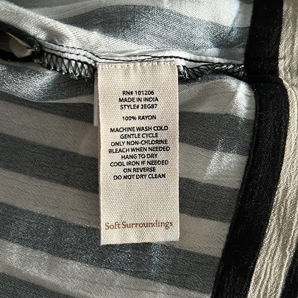 Soft Surroundings cropped rayon jacket/cardigan - Picture 4 of 4